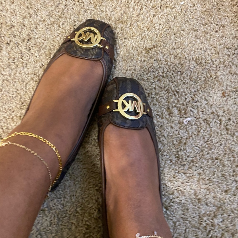 Micheal Kors Flats